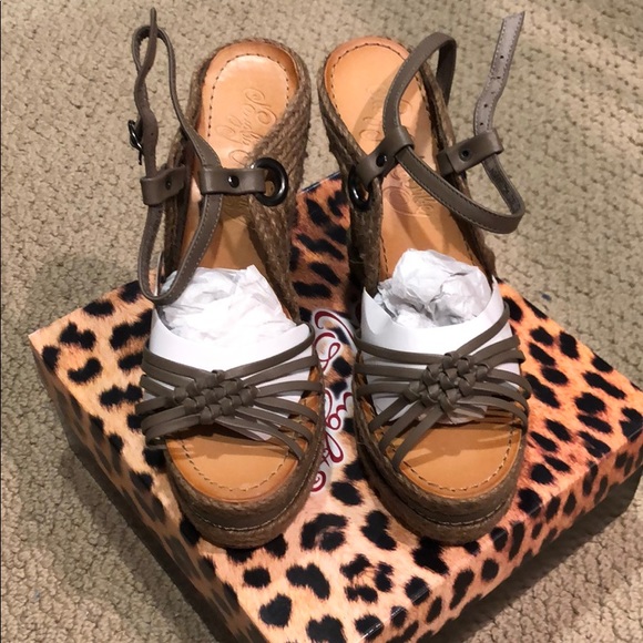 Naughty Monkey heels - Picture 7 of 7